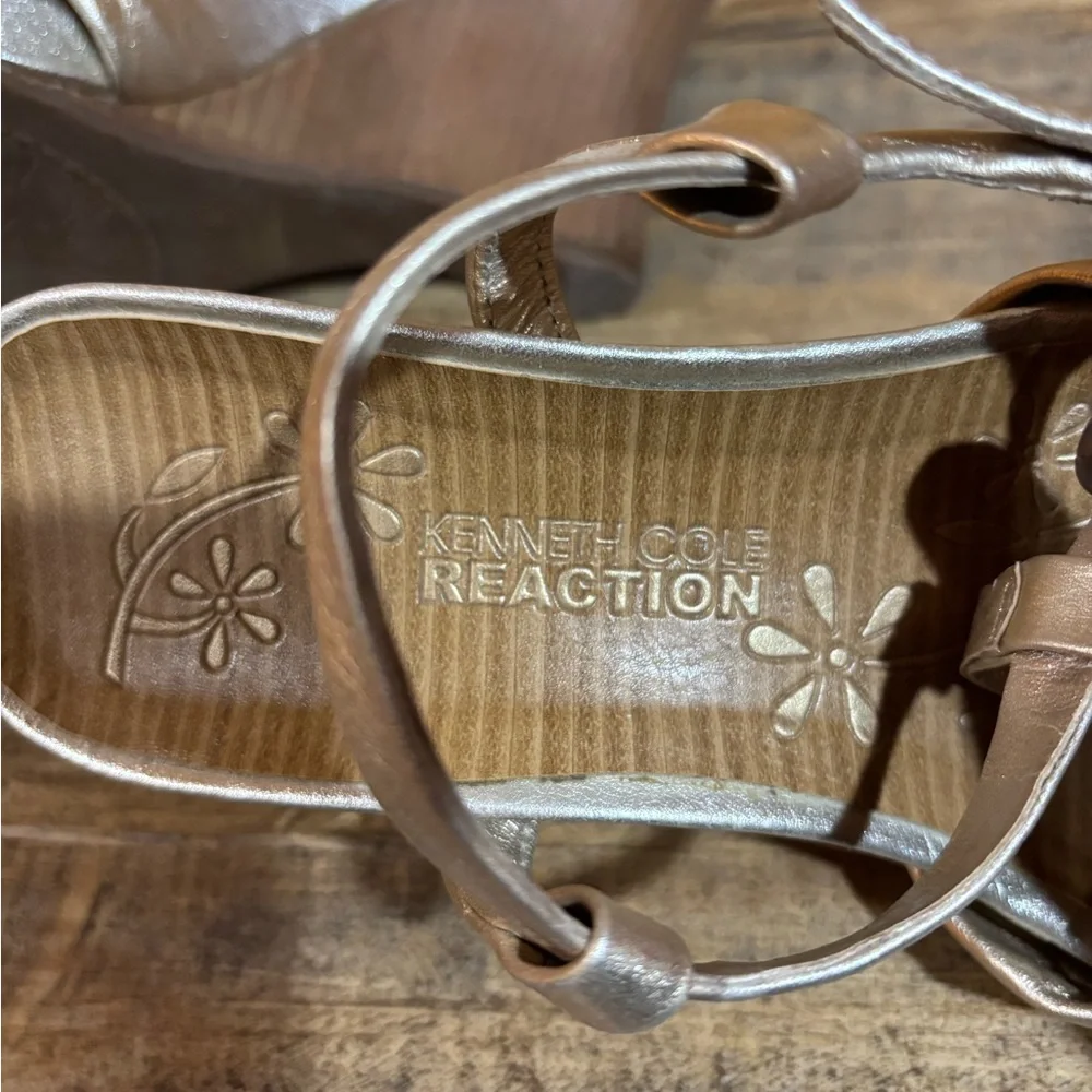Kenneth Cole Reaction Metallic Sandals